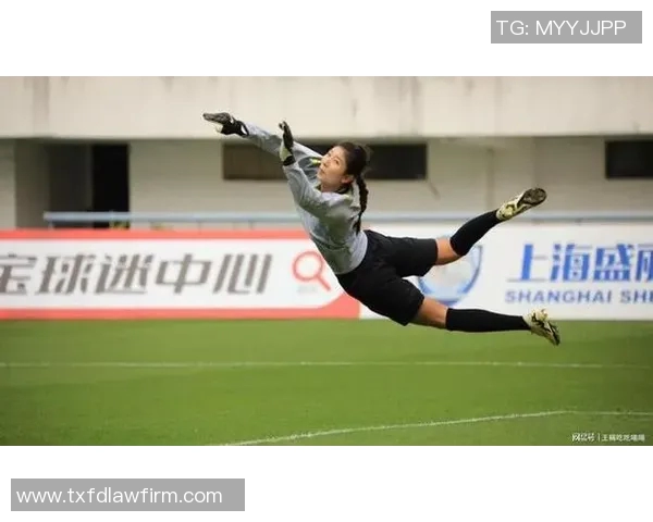 美女们热议足球明星颜值谁才是球场上的颜值担当与魅力之星