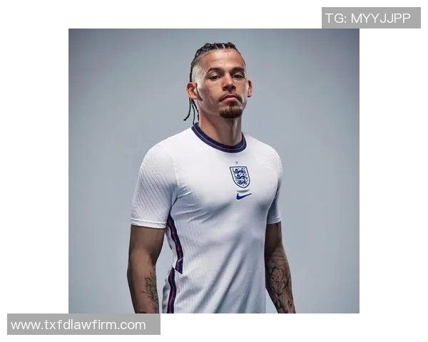 双人头像展现足球明星魅力男性形象的完美结合与激情碰撞